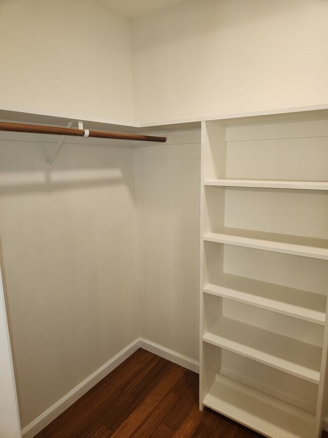 Building Photo - Lovely Home in Oakmont 55+ Senior community