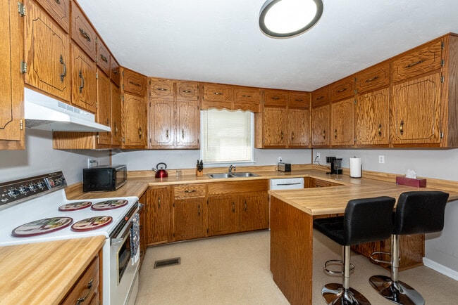 Building Photo - 3513 June St