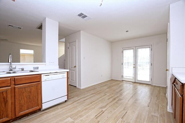 Building Photo - 2509 Patsy Pkwy