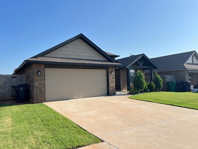 Building Photo - 8722 SW 40th Ter
