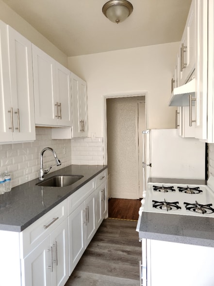 Building Photo - 1845 N Gramercy Pl