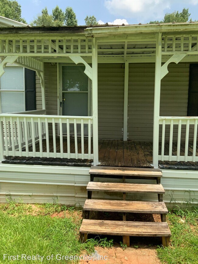 3 br, 2 bath House 7223 Luverne Hwy., Gr... 7223 Luverne Hwy