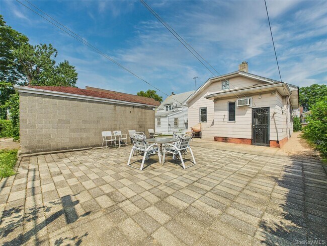Building Photo - 149-38 45th Ave