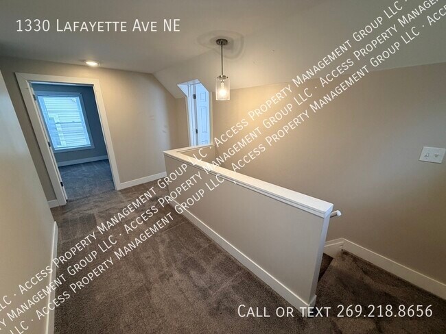 Building Photo - 1330 Lafayette Ave NE