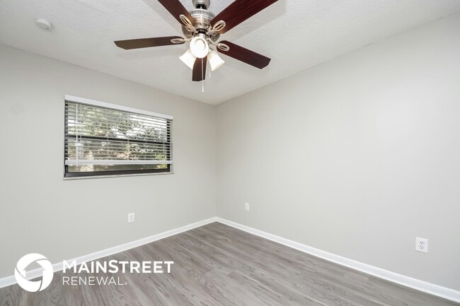 Building Photo - 7121 Laurel Hill Dr