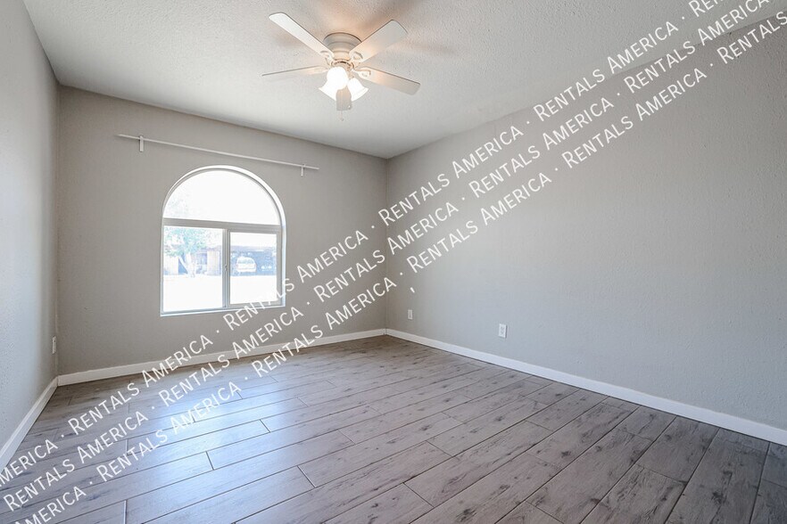 Building Photo - 12840 N 30th St