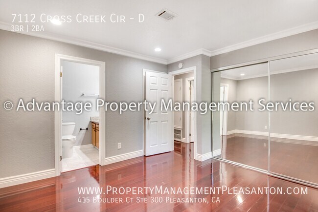 Building Photo - 7112 Cross Creek Cir