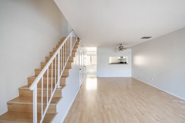 Building Photo - 4558 Willis Ave