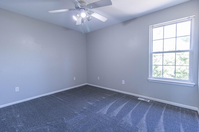 Building Photo - 1507 Raleigh Dr