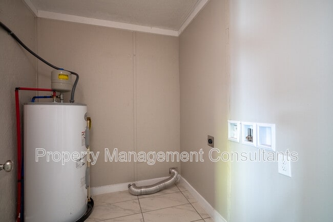 Building Photo - 2208 Old Gurley Pike