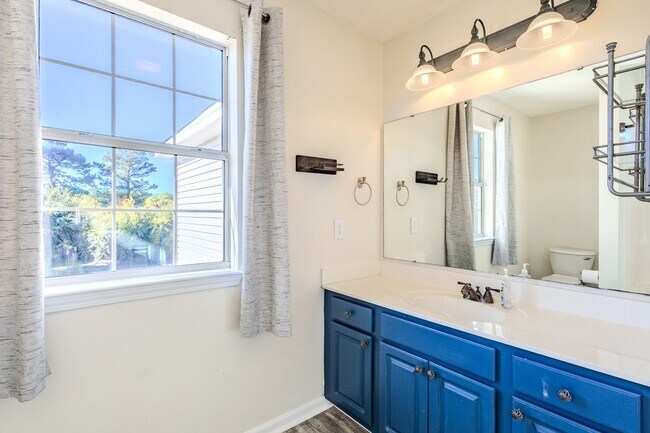 Building Photo - Walkerton Home