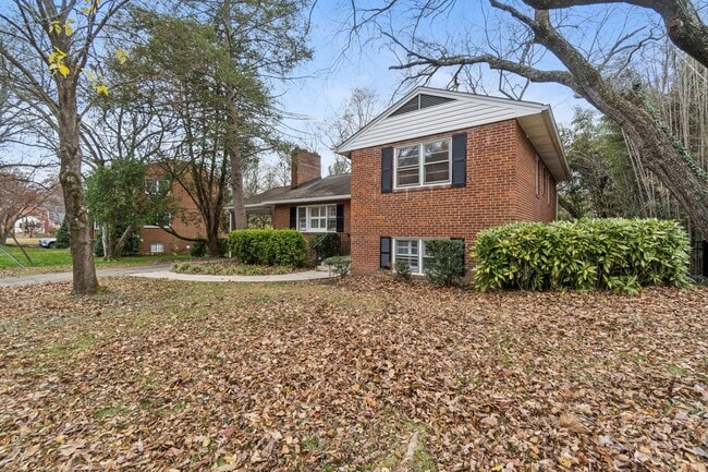 Building Photo - Charming 4BR/2BA Home for Rent in McLean!