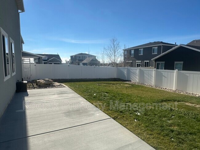 Building Photo - 3656 S Kite St