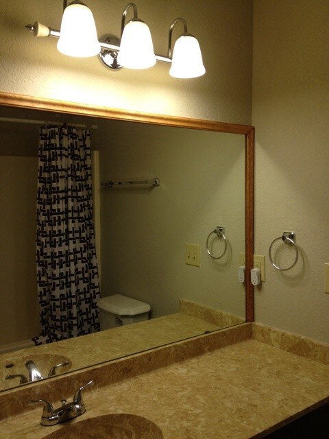 Building Photo - 1624 Aquarena Springs Dr