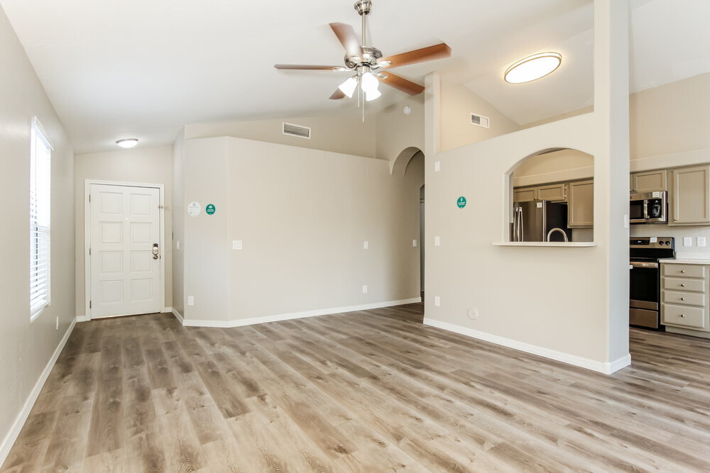 Building Photo - 8413 W Bluefield Ave