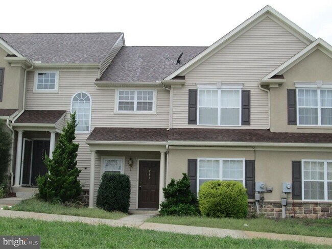 Building Photo - 212 Silk Drive