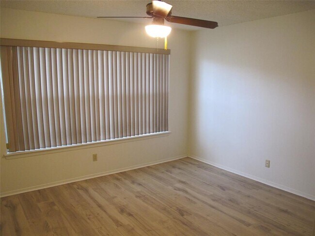 Building Photo - 4206 Harcourt Dr