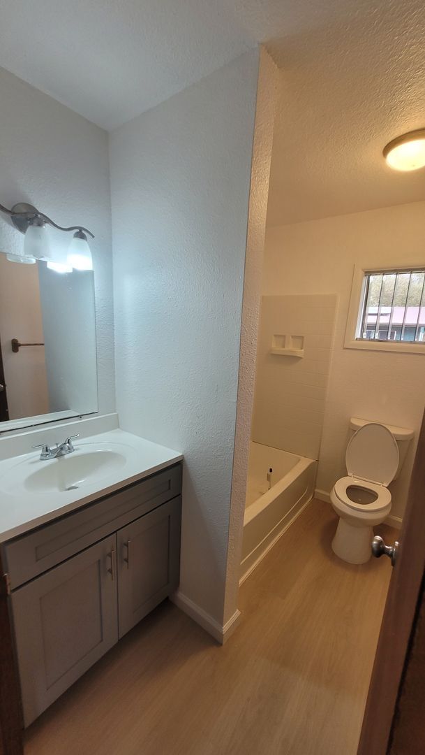 Building Photo - Bright Remodeled 3BR Home – Move-In Ready Now w/ Fenced Yard + Garage