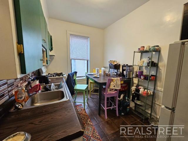 Building Photo - 2 bedroom in BROOKLYN NY 11203