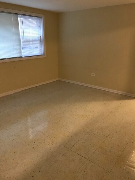 Building Photo - 1971 N 19th Ave