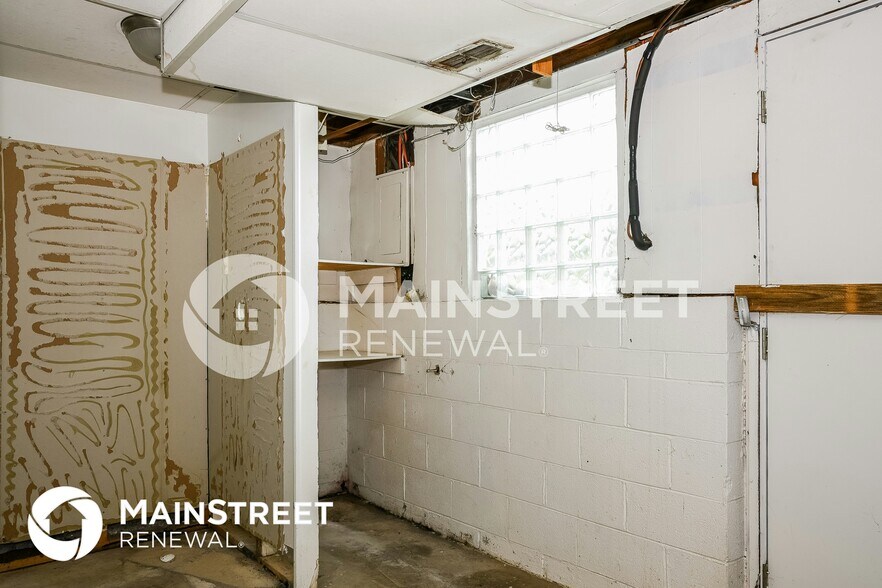 Building Photo - 2775 Fleet Rd