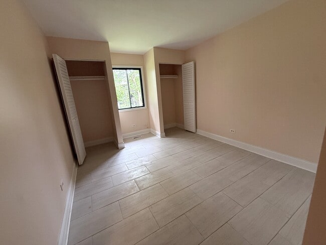 Building Photo - 1191 Hialeah Ln