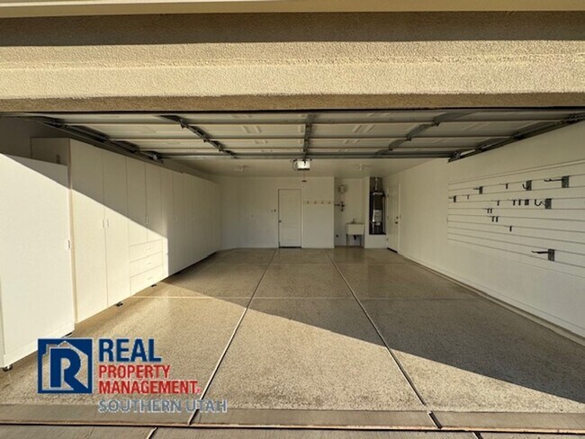 Building Photo - Sedona Hills Home