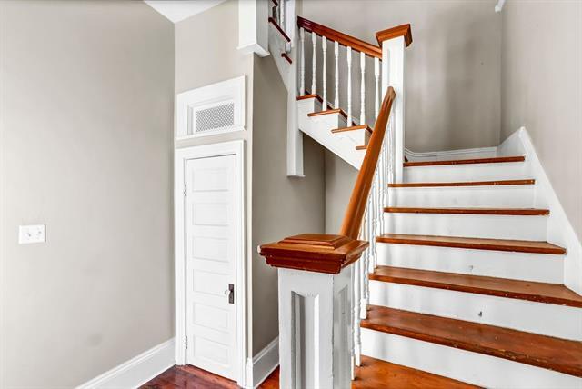 Building Photo - 5024 Magazine St