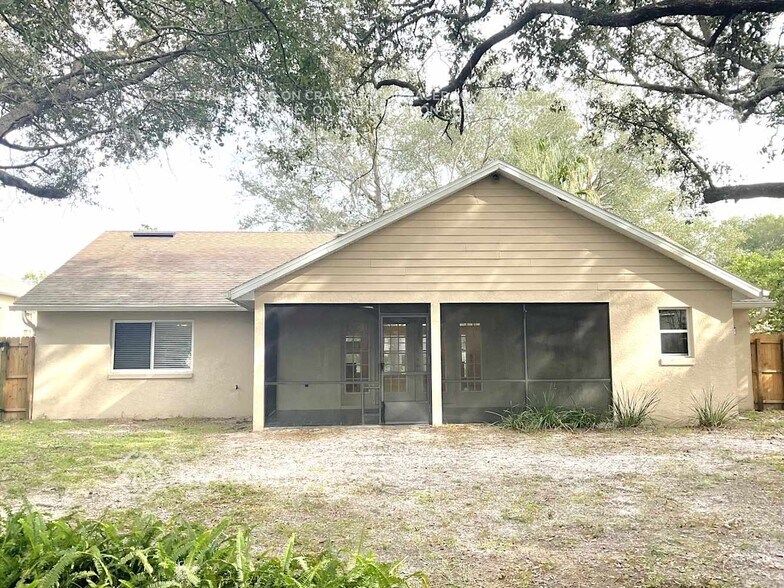 Building Photo - 1461 Maple Leaf Ln