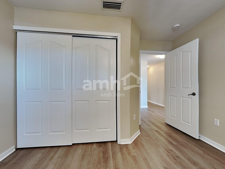 Building Photo - 10512 Boyette Creek Blvd