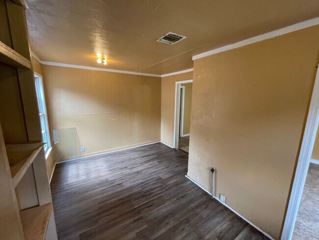 Building Photo - 3445 Penick St