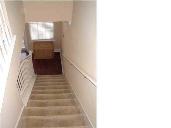 Building Photo - 965 Scenic Oak Ln