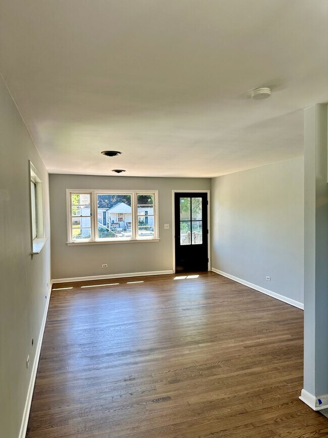 Building Photo - 203 Palatine Ave