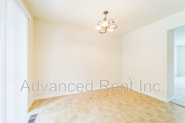 Building Photo - 8942 Quail Run Dr