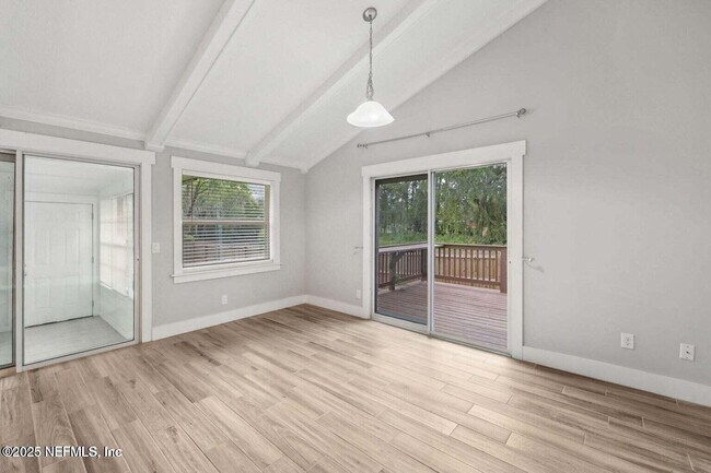 Building Photo - 5609 Hyde Park Cir