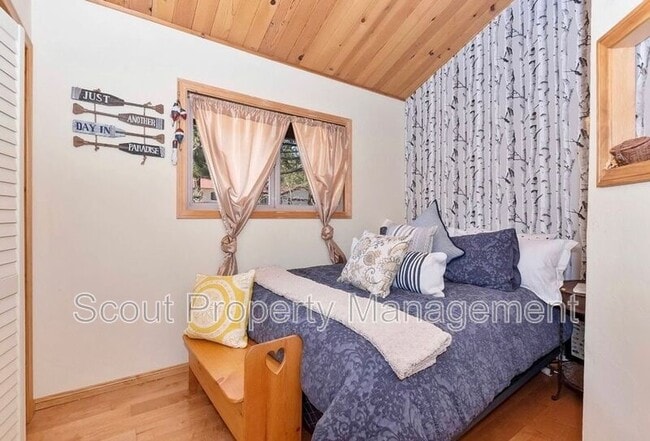 Building Photo - 199 Oriole Dr