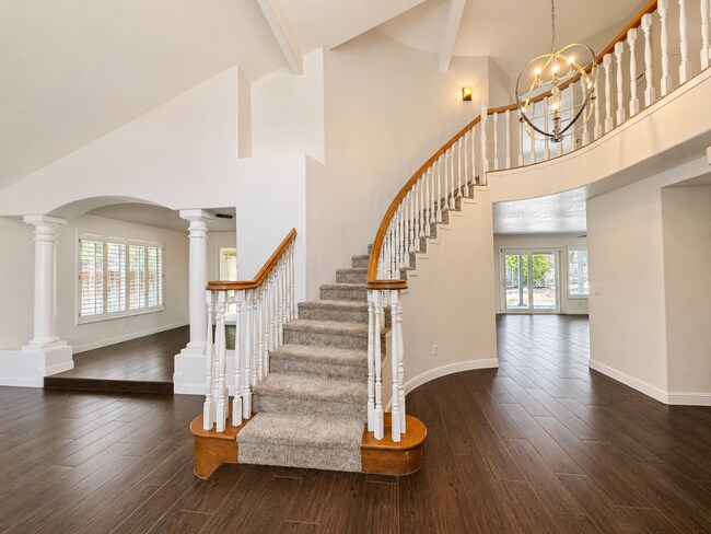 Building Photo - Beautifully updated and upgraded Chardonnay Hills house for rent