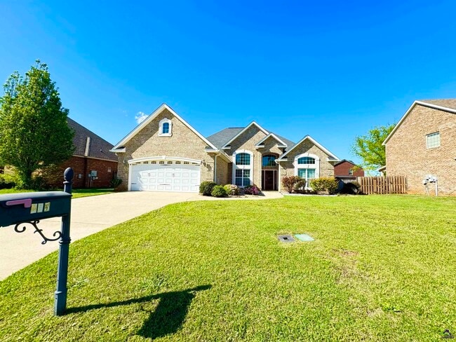 Building Photo - 205 Cheshire Dr