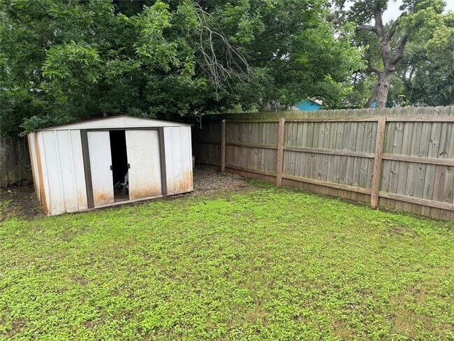 Building Photo - 11715 Birchbark Trail