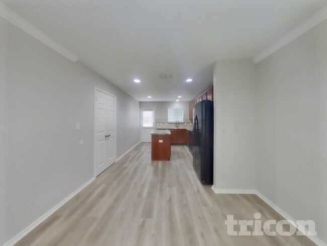 Building Photo - 13271 Cipresso Palco