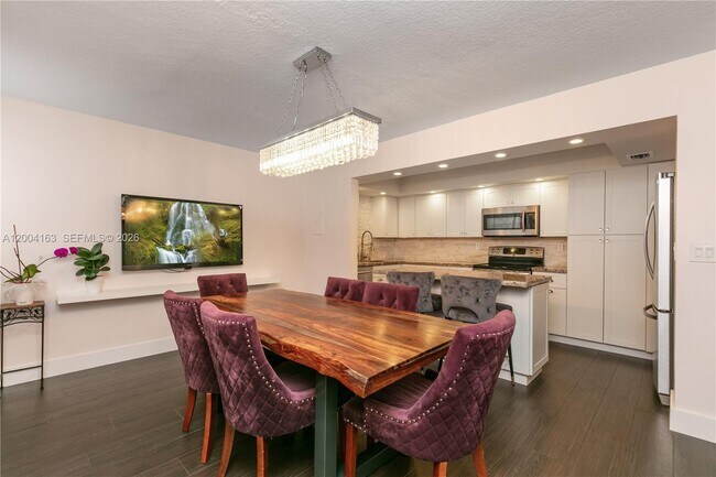 Building Photo - 20291 NE 30th Ave