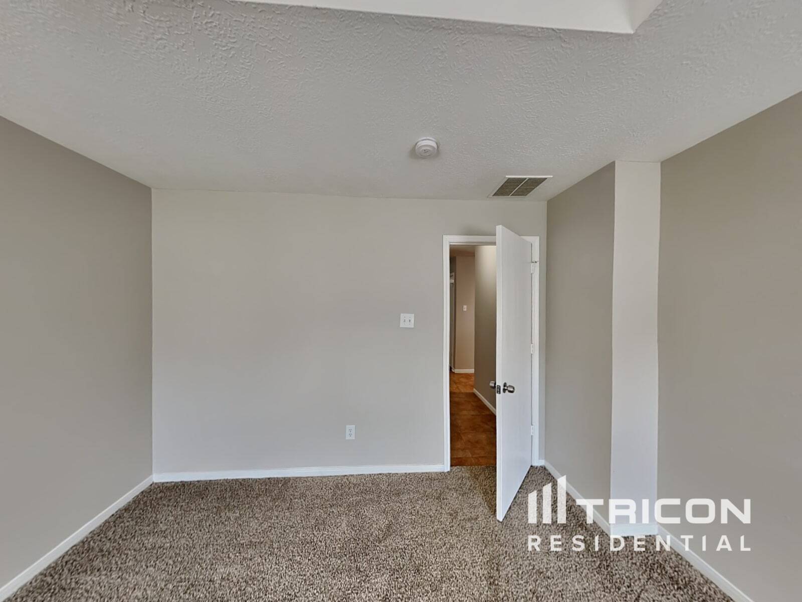 Building Photo - 21918 Willow Shade Ln