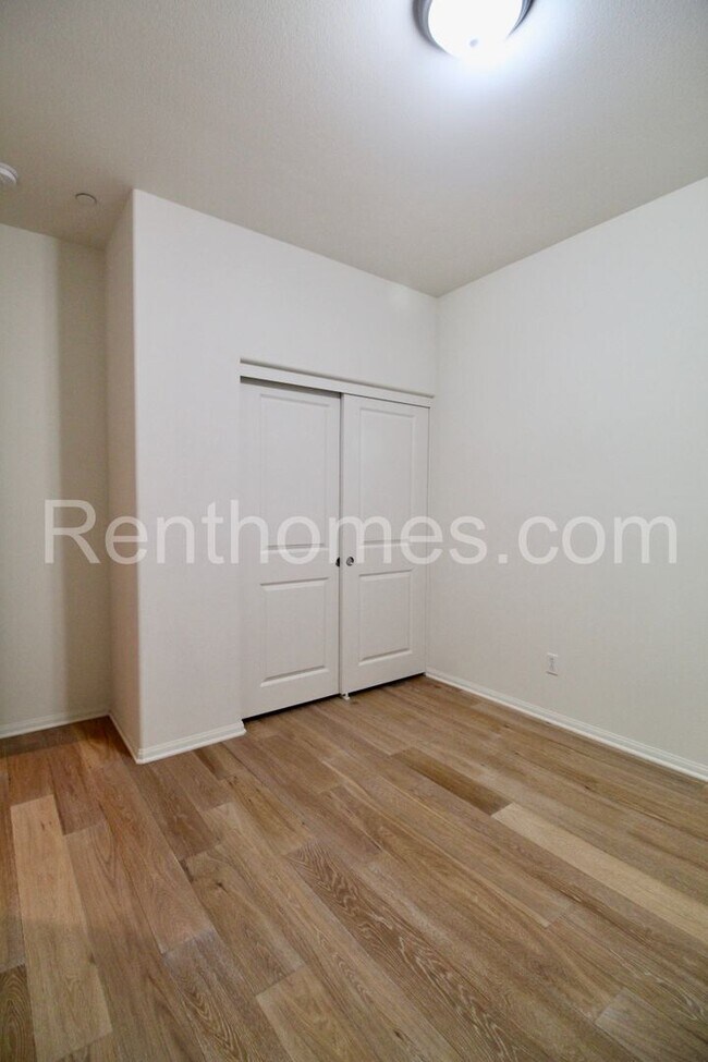 Building Photo - 1626 Waterlily Way