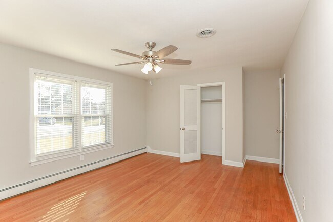 Building Photo - Beautiful for rent home located in central Virginia Beach