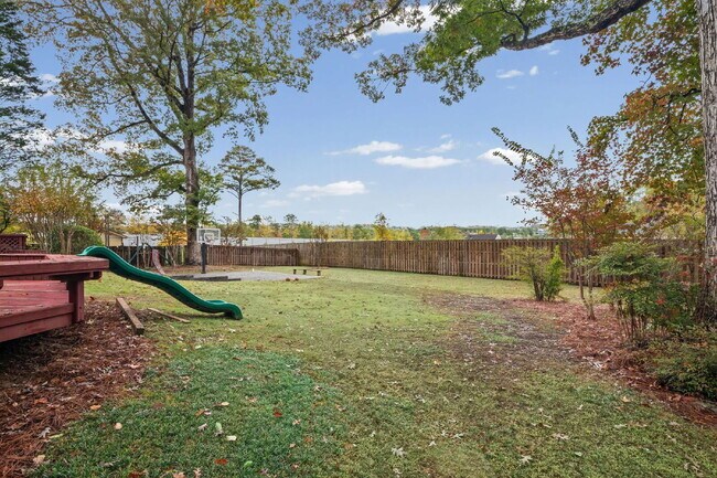 Building Photo - 815 Sudbury Rd NE