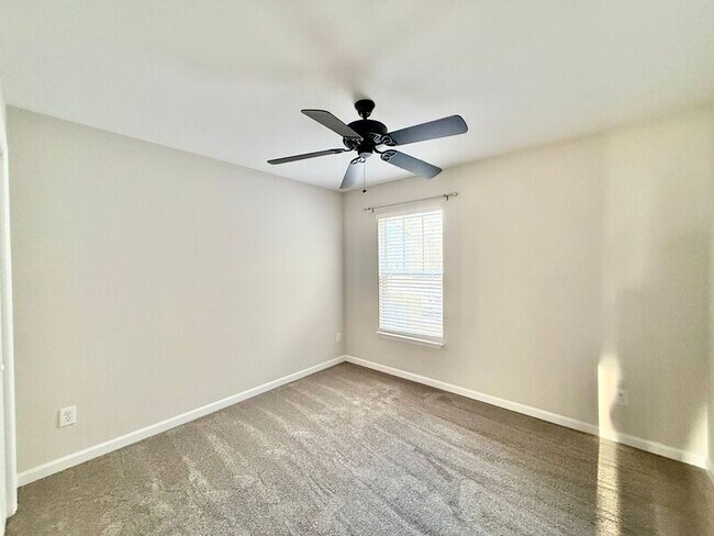 Building Photo - 3817 Satinleaf Dr