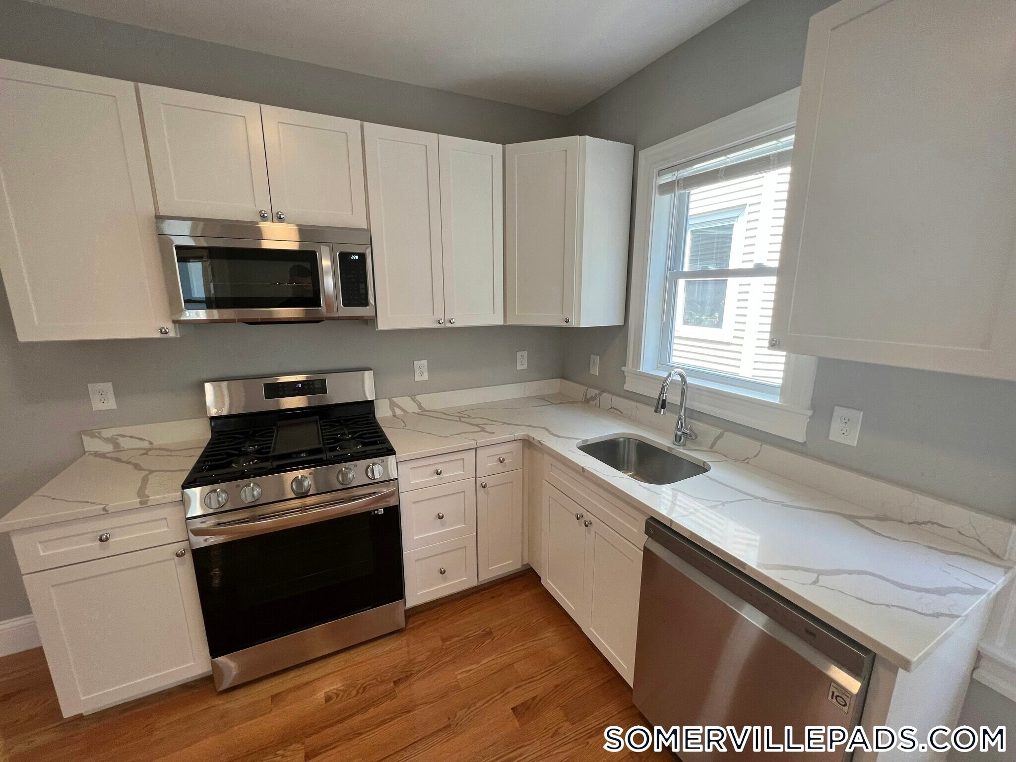 Building Photo - 33 Hancock St