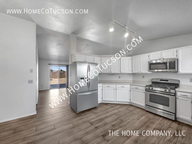 Building Photo - 1519 W Bloomfield Pl