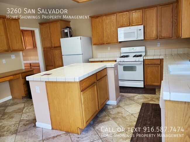 Building Photo - 3260 San Salvador St