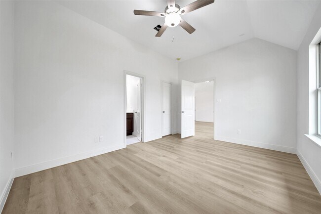Building Photo - 11030 Sarah Bluff Ln